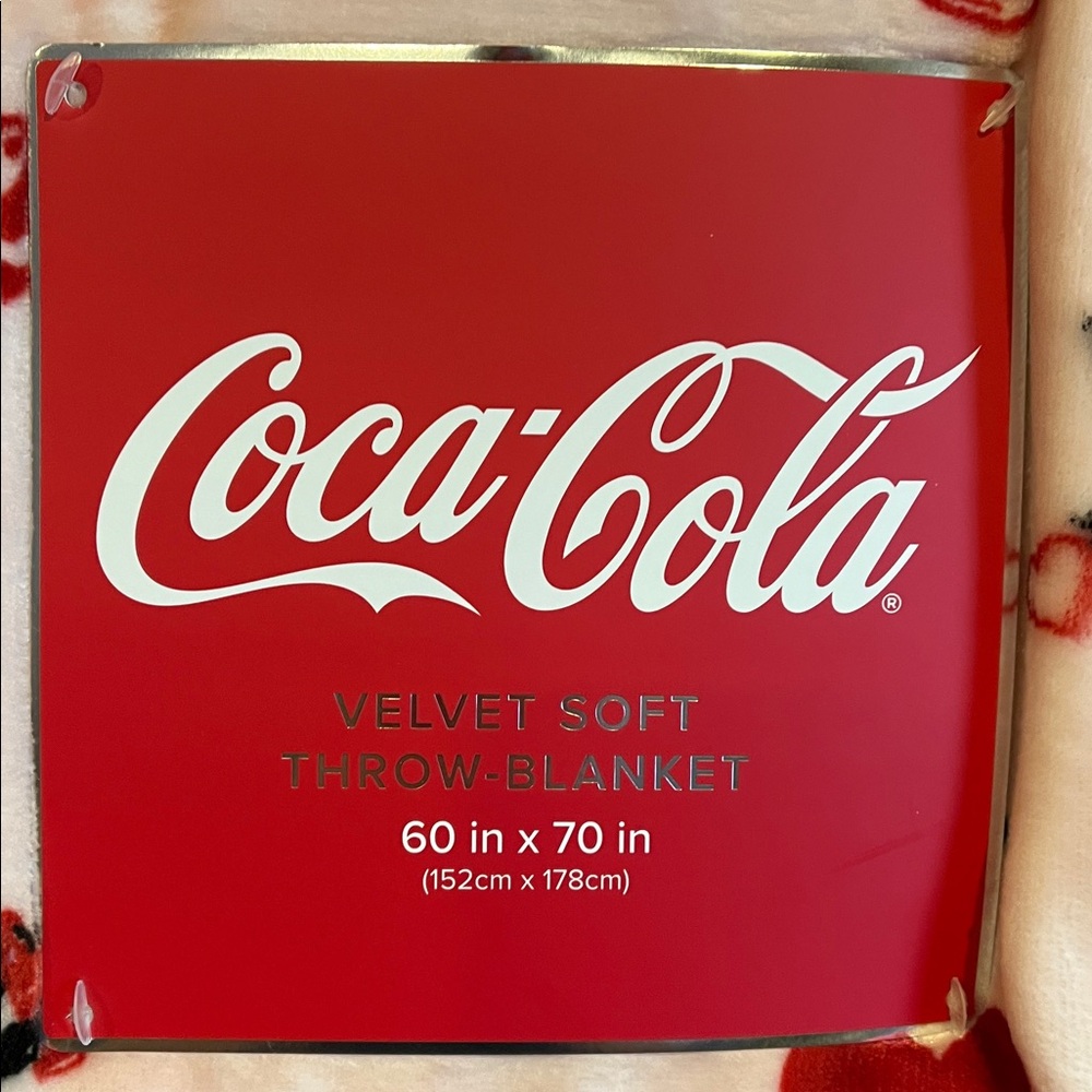 Coca-Cola Pink Velvet Blanket with Cherub and Bottle Design - Picture 3 of 3